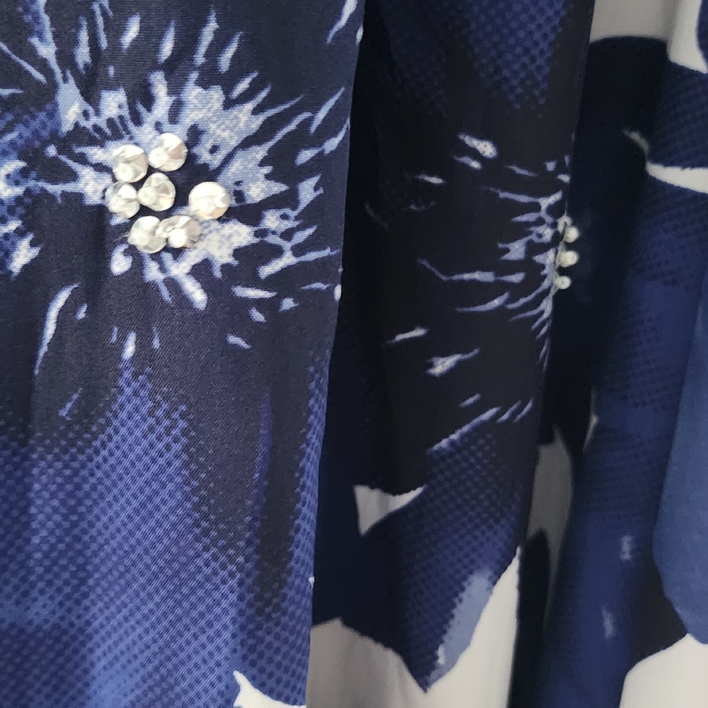 Roz & Ali Maxi.Skirt White And Navy Blue Flloral Fabric.Siz Xs.Elastic Bealt. - Picture 2 of 8